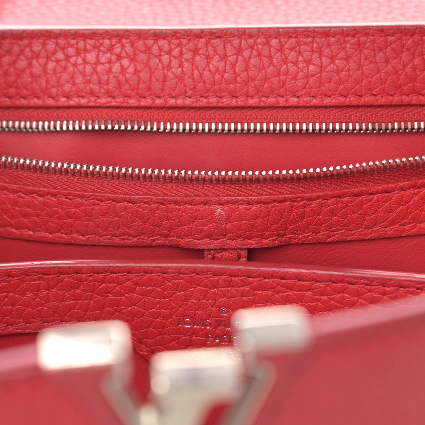 Taurillon Capucines BB Scarlet Red