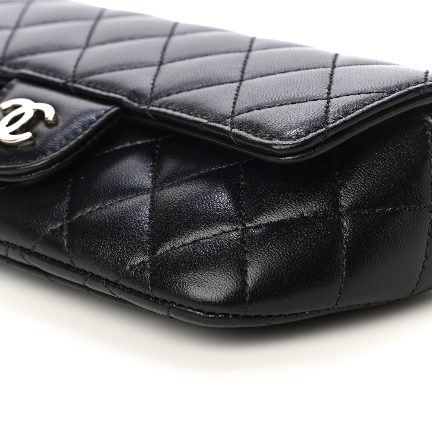 Lambskin Quilted Glasses Case With Chain Black