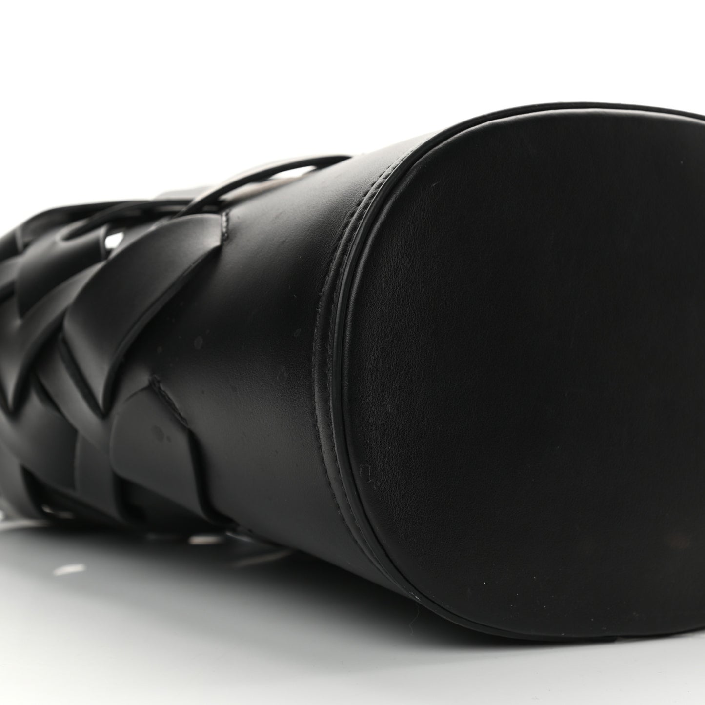 Vitello Intreccio Bucket Bag Black