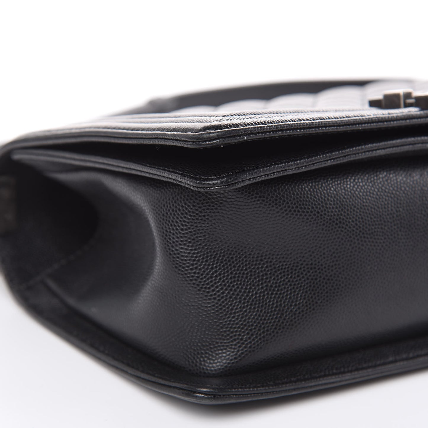 Caviar Quilted Medium Boy Flap Black