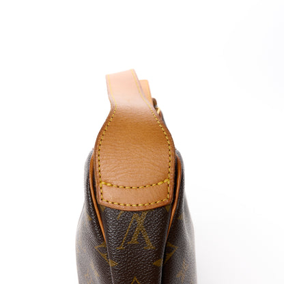 Louis Vuitton Monogram Croissant MM 10 of 10