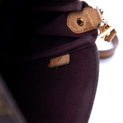 Louis Vuitton Monogram Favorite MM 7 of 11
