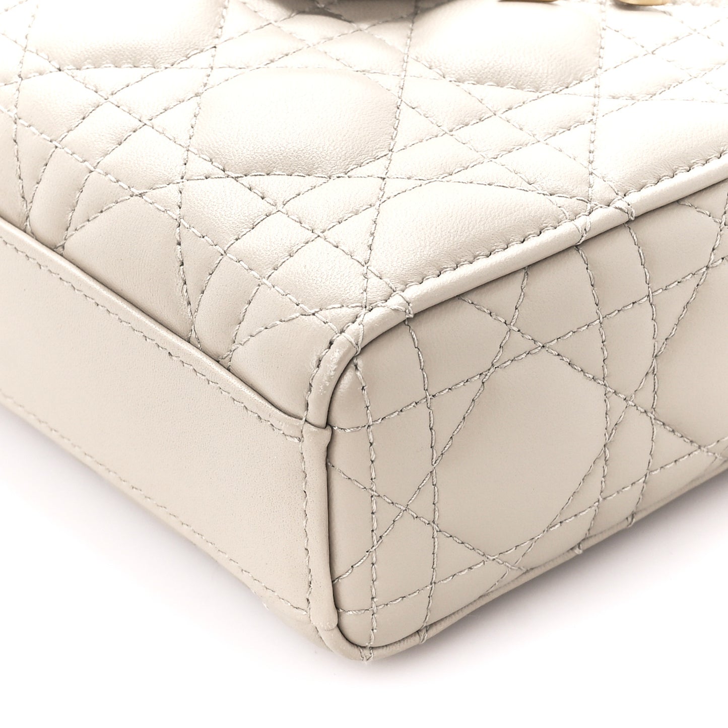 Lambskin Cannage Medium Lady D-Joy Powder Beige