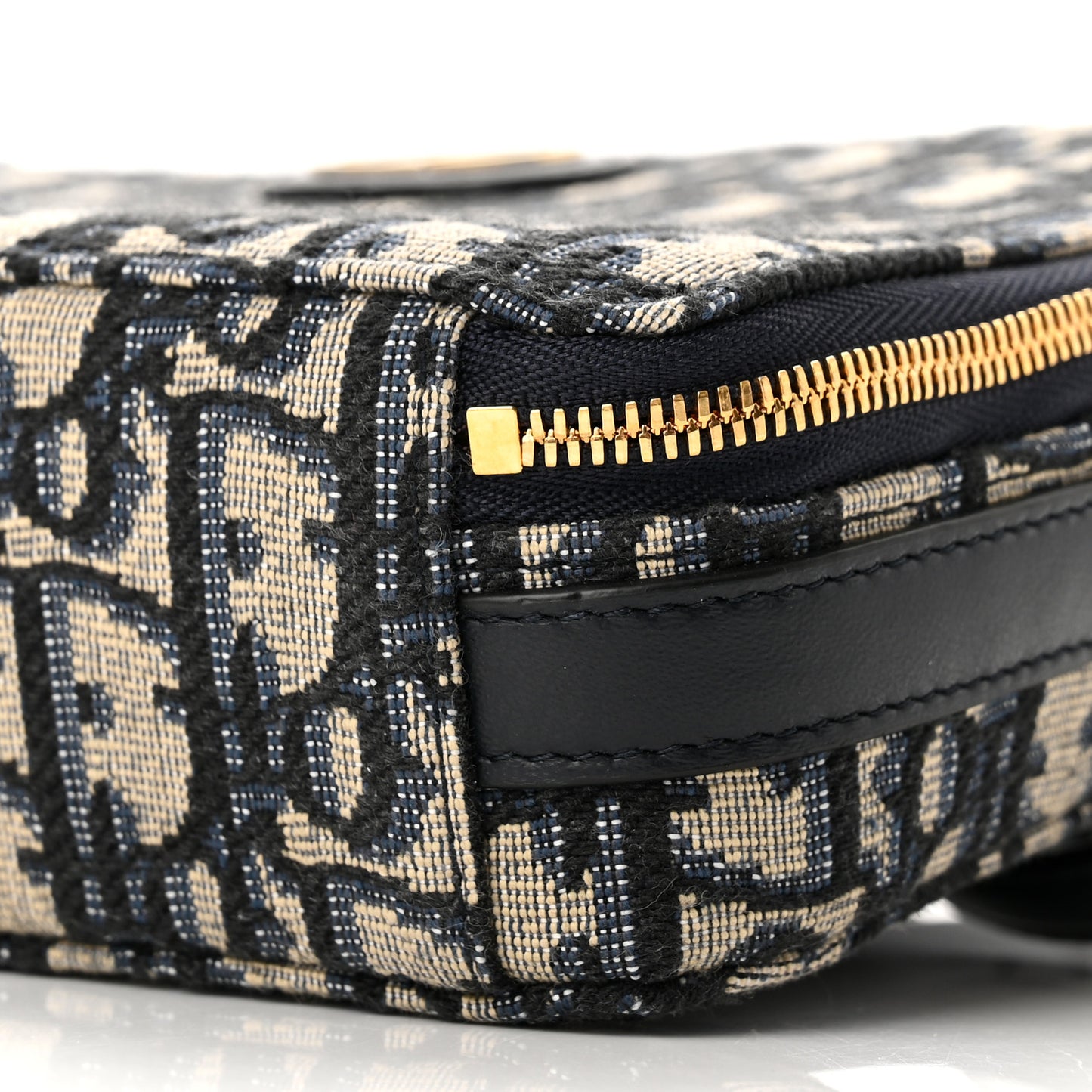 Oblique 30 Montaigne Top Handle Box Bag Blue