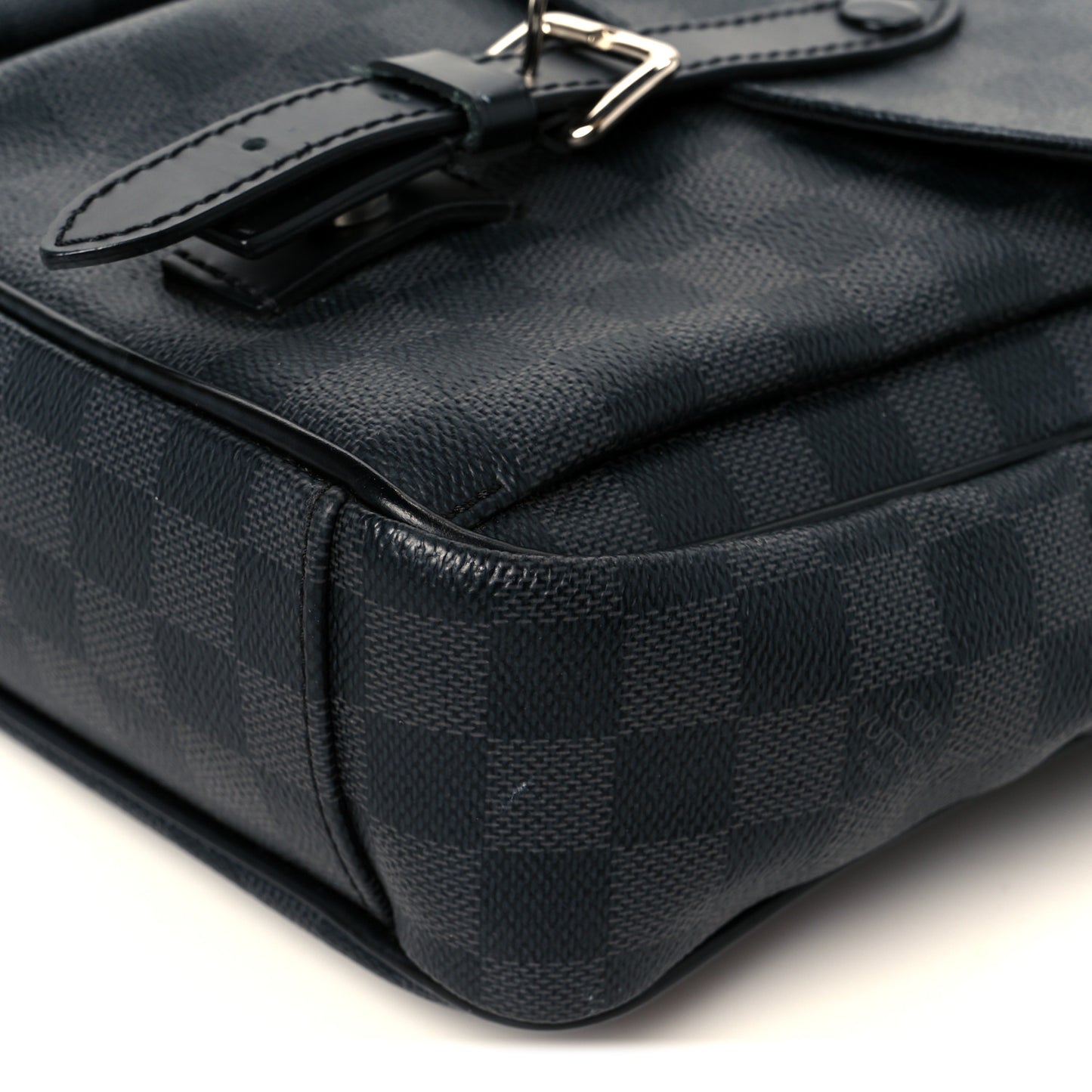 Damier Graphite Christopher Messenger Bag