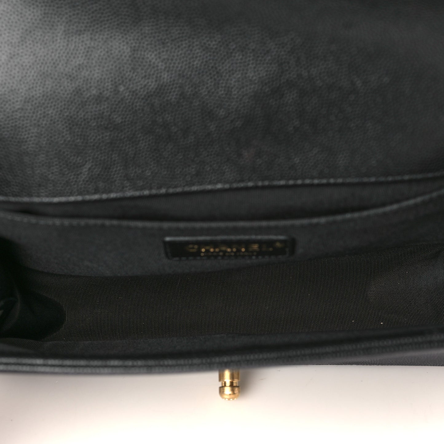 Caviar Quilted Medium Boy Flap Black