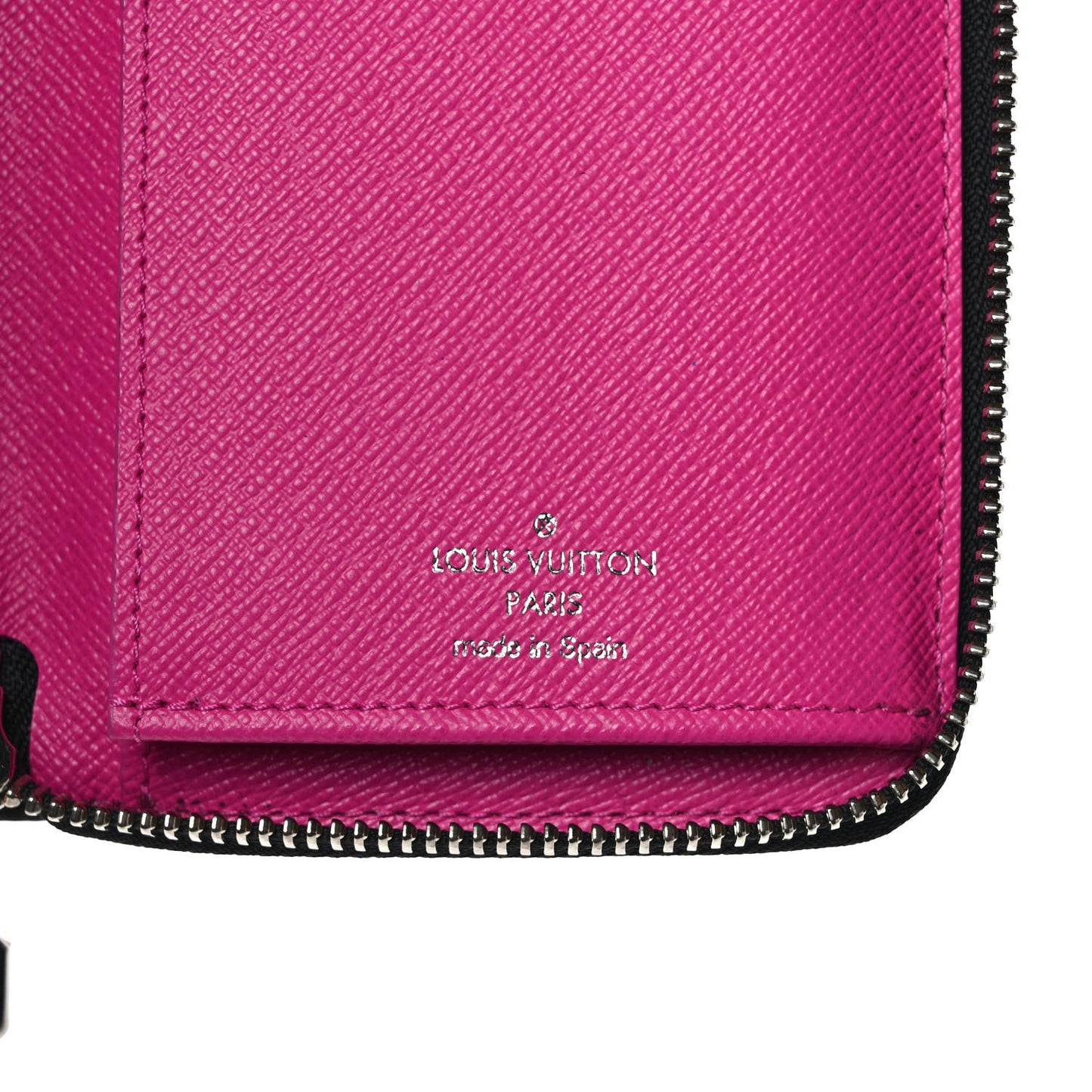 Taigarama Vertical Zippy Wallet Fuchsia