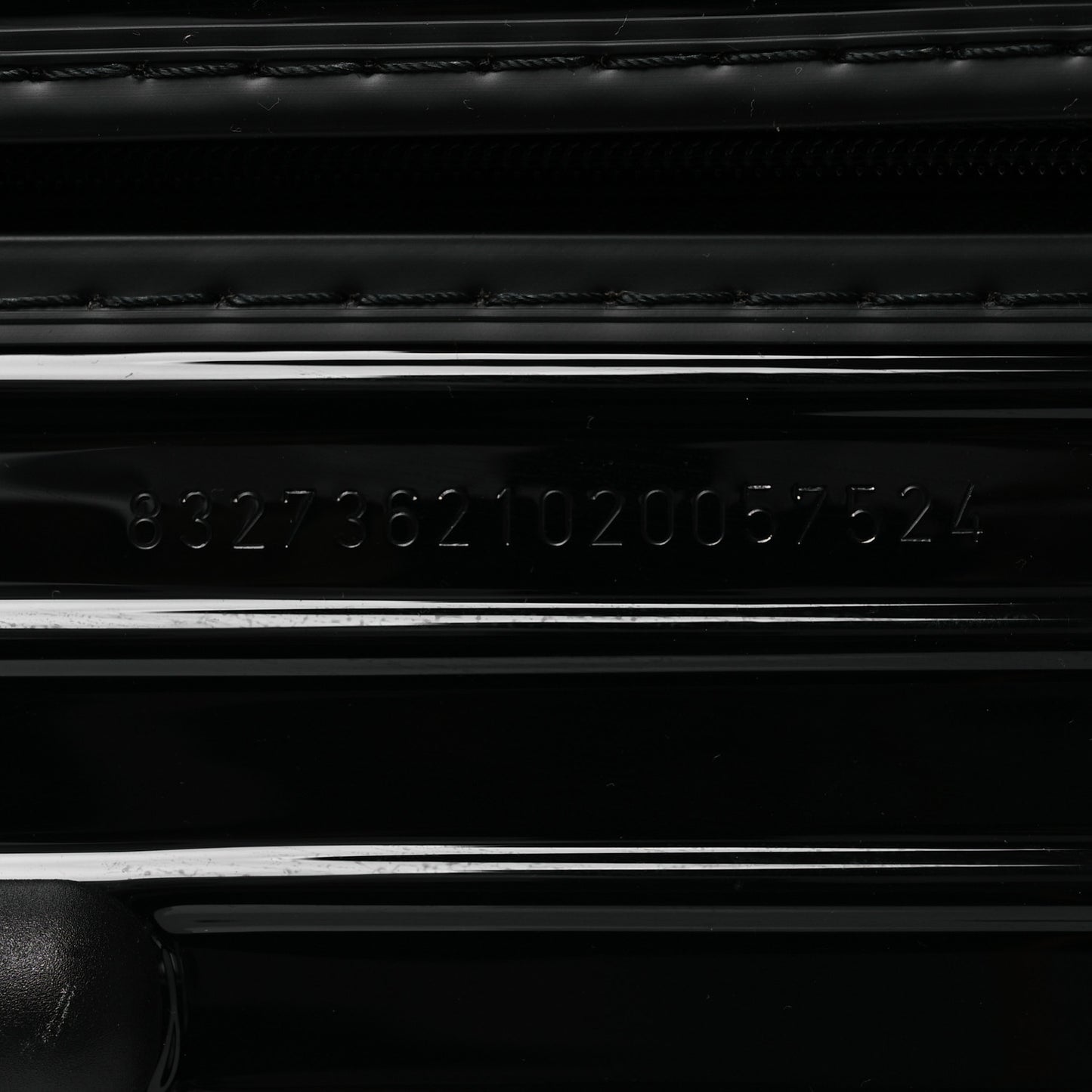 Gloss Polycarbonate Essential Check-In L Black
