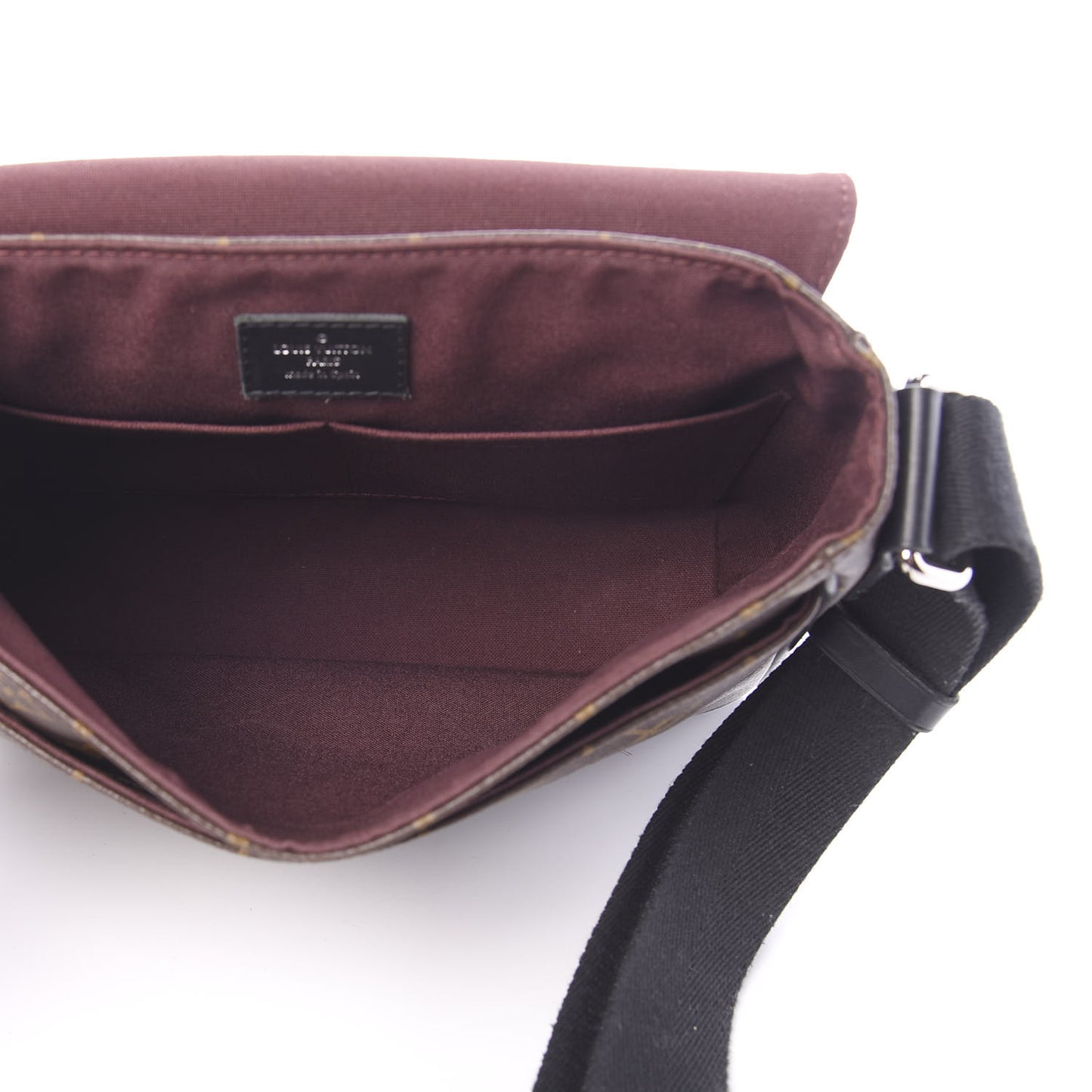 Monogram Macassar District PM