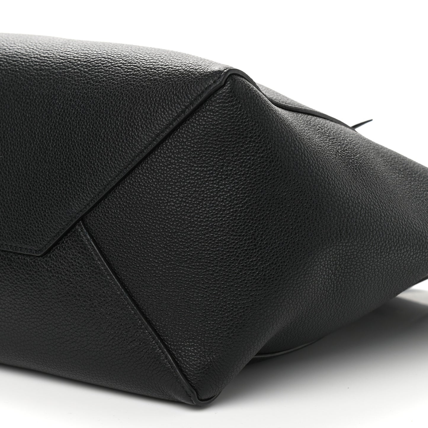 Soft Grained Calfskin Medium Belt Cabas Phantom Black