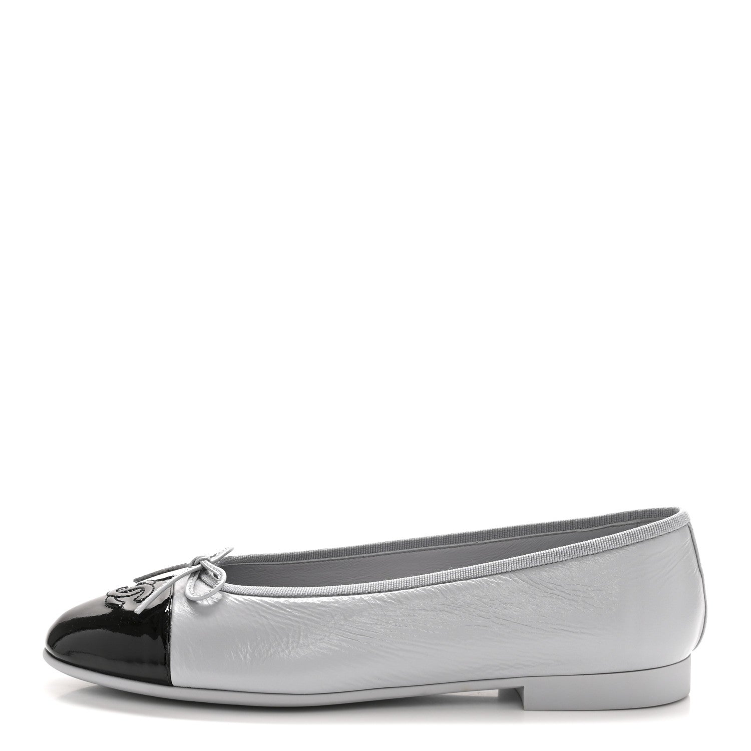 靴 CHANEL Coco Mark Ballerina SILVER BLACK Chanel Shiny Crumpled Calfskin Patent CC Cap Toe Ballerina Flats