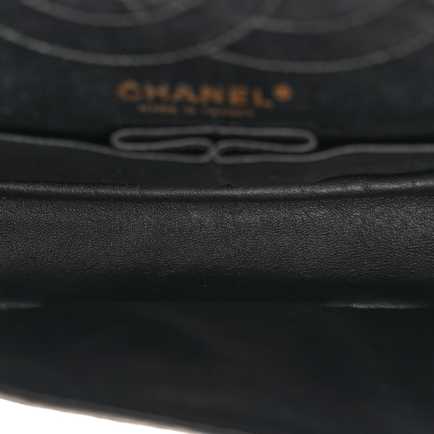 Chanel Printed Grained Calfskin 2.55 Reissue 225 Flap Black Gold 5 of 11