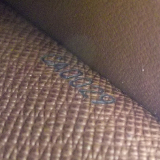 Louis Vuitton Monogram Alexandra Wallet 7 of 7