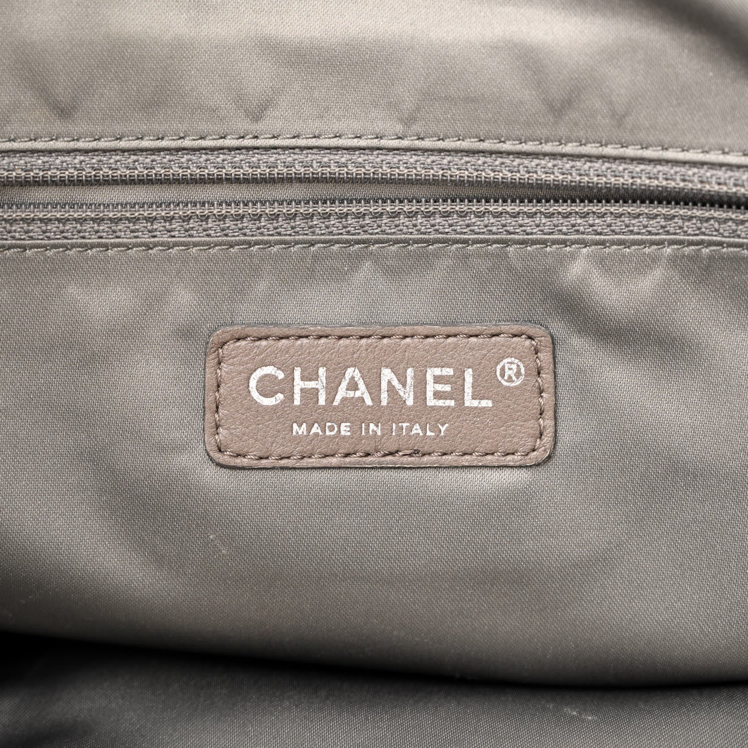 Chanel Metallic Crackled Calfskin Perforated Drill Shoulder Bag Silver 5 of 13