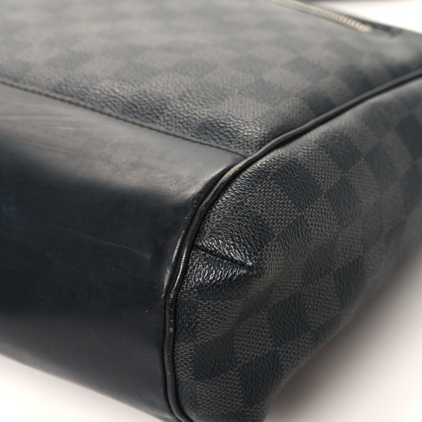 Damier Graphite Skyline Messenger PM