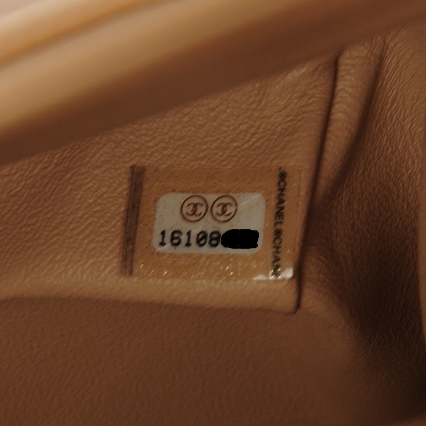 Caviar Quilted Jumbo Double Flap Beige Clair