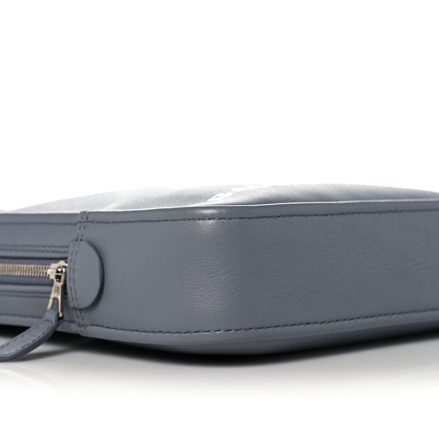 Calfskin M Triangle Pouch Pyrite