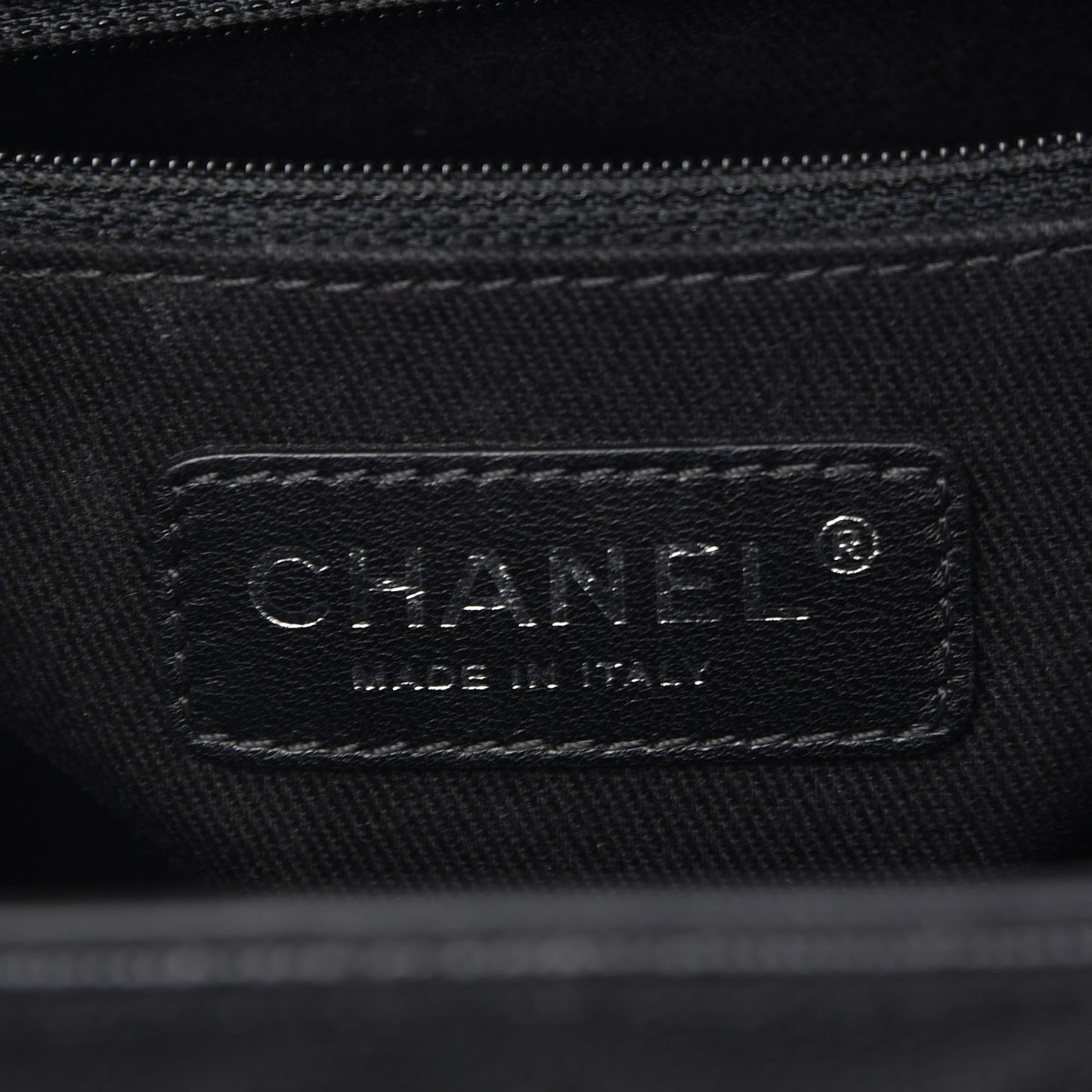 Caviar Quilted Medium CC Bucket Bag Black