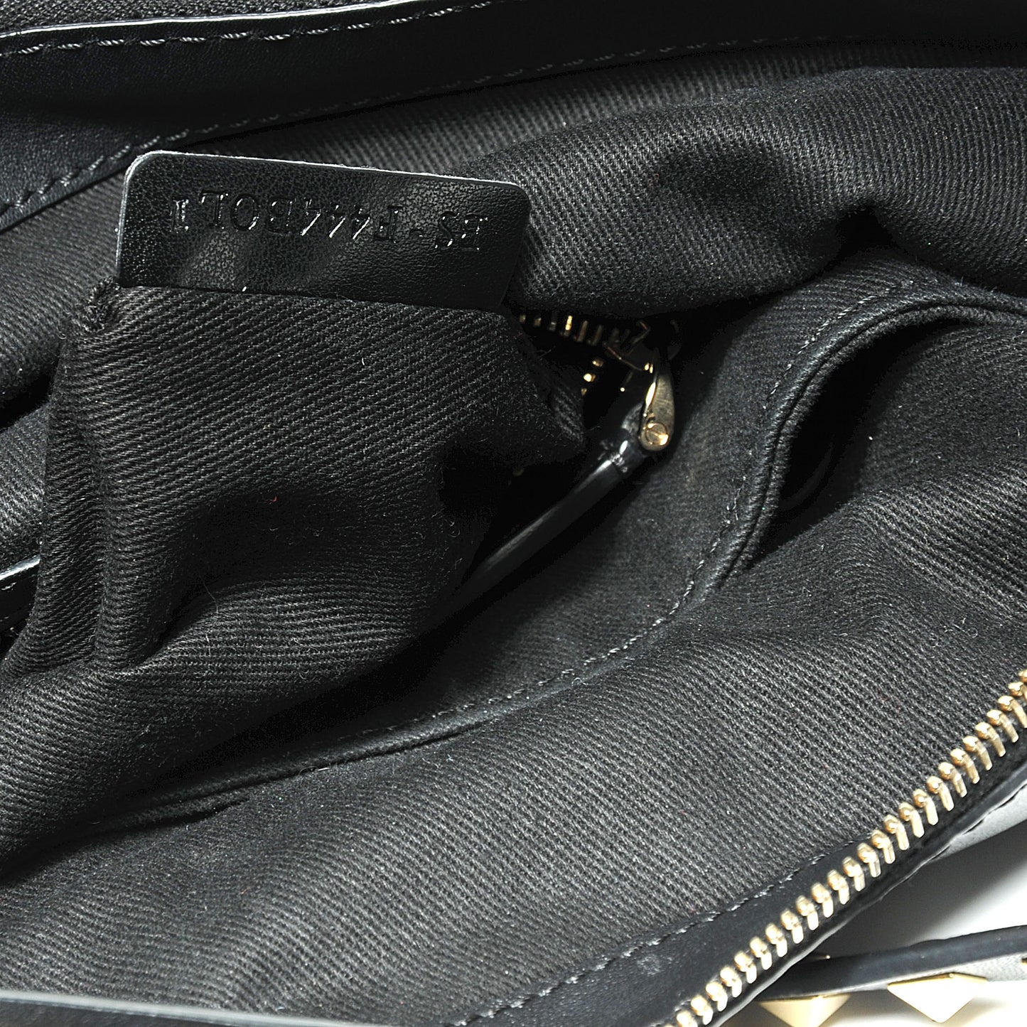 Vitello Small Rockstud Hobo Black