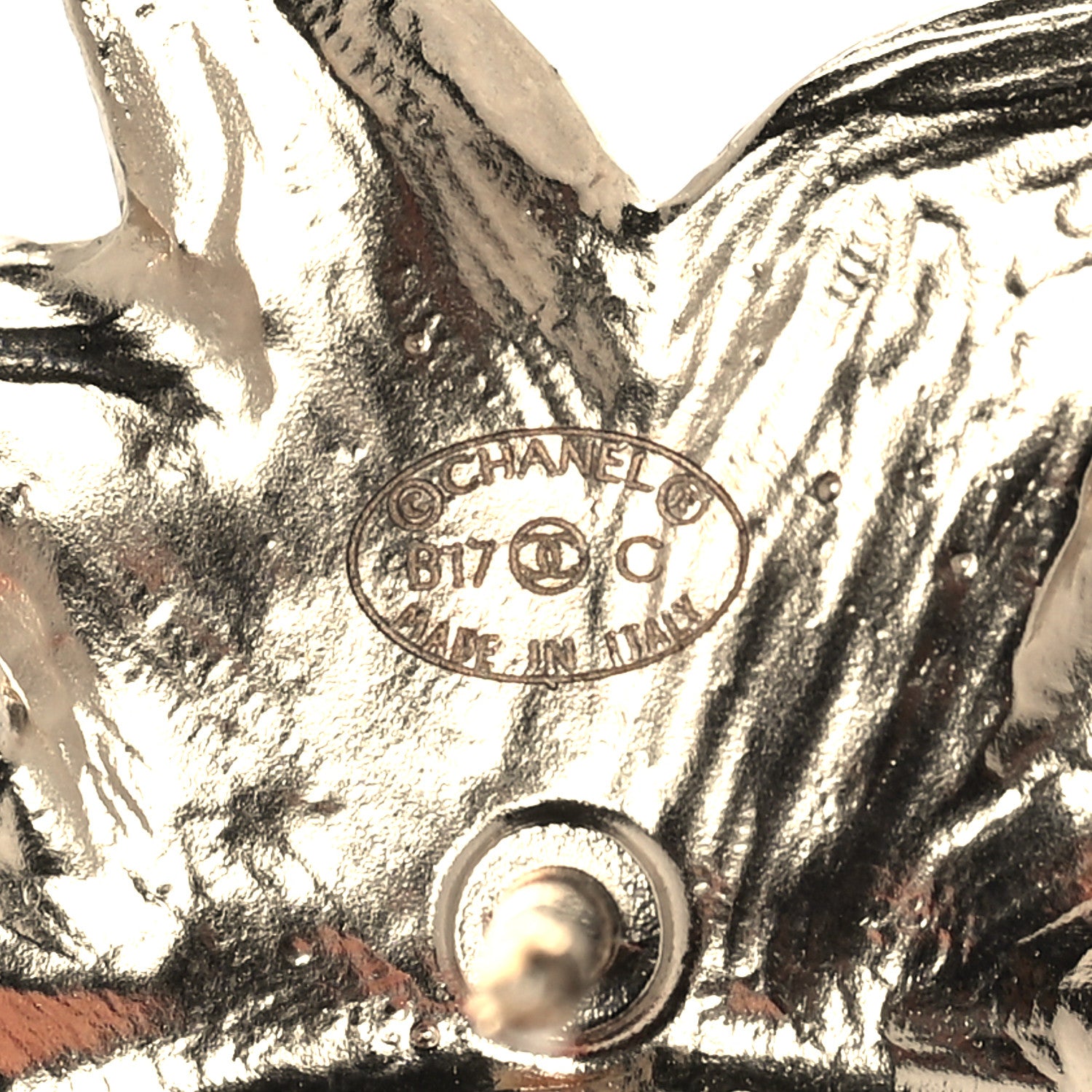 Chanel Pearl Pineapple Brooch Gold 4 of 5