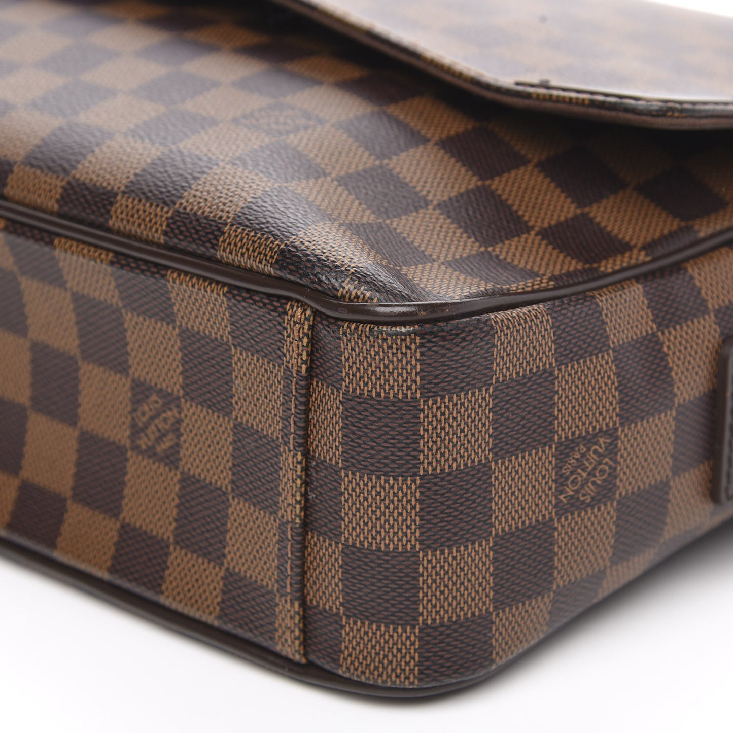 Damier Ebene Shelton MM