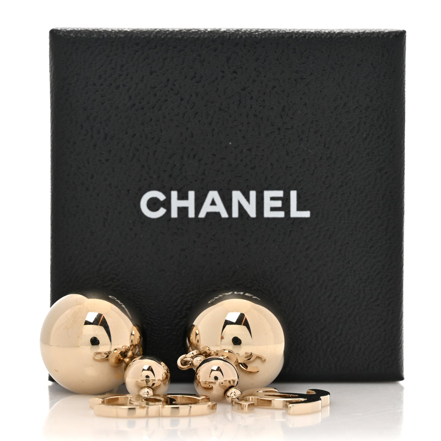 Metal CC Drop Earrings Gold