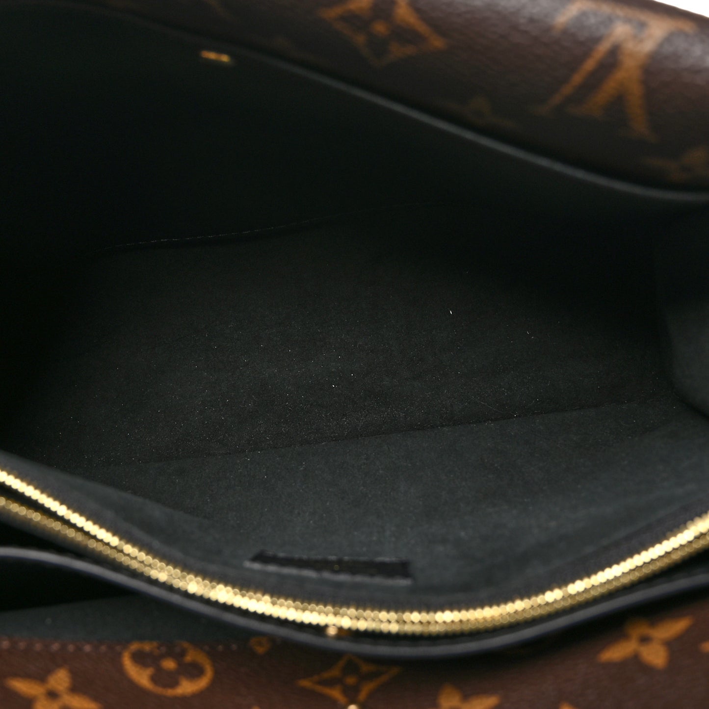 Monogram Double V Black
