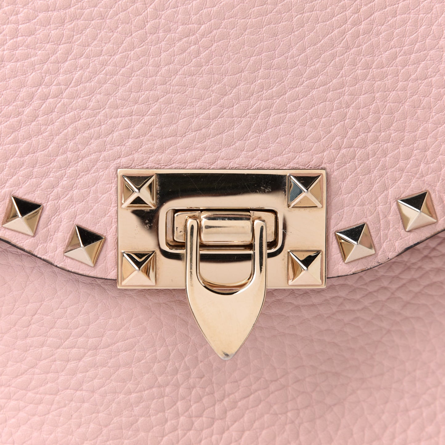 Pebbled Calfskin Medium Rockstud Flip Lock Crossbody Bag Loto