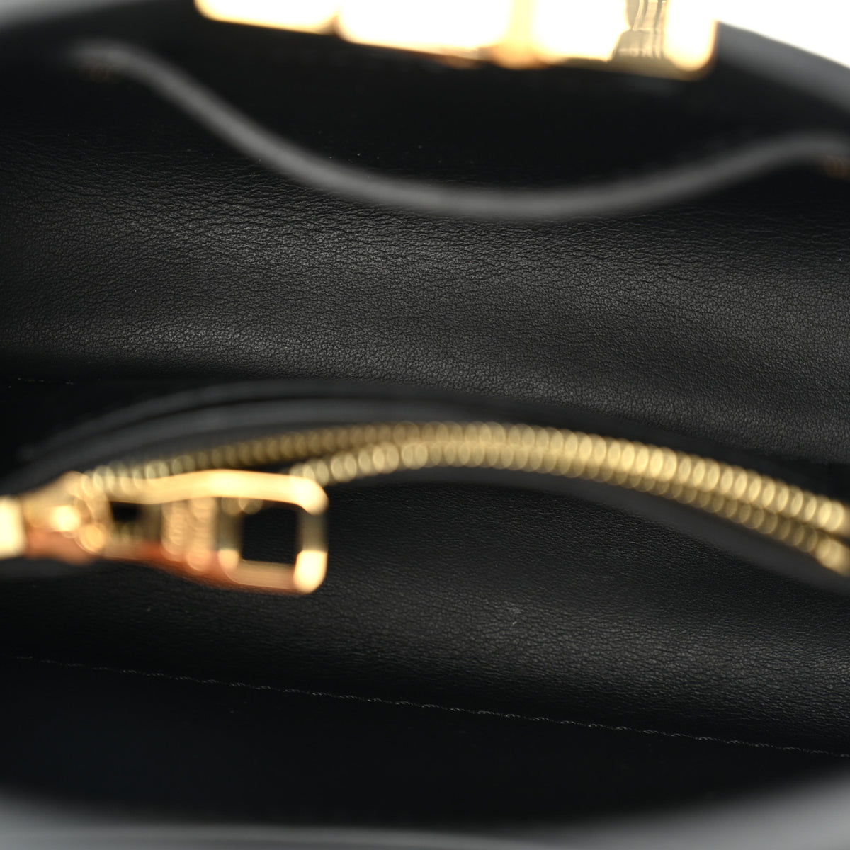 Taurillon Capucines Mini Black