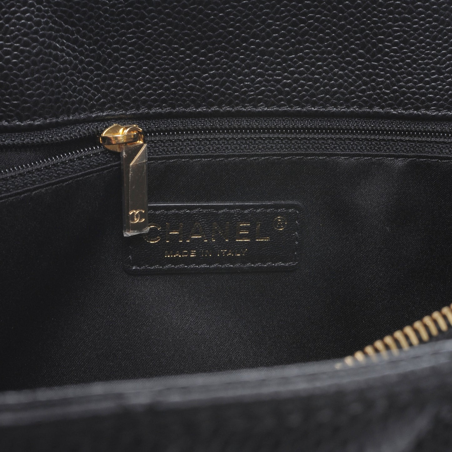 Caviar Grand Shopping Tote GST Black
