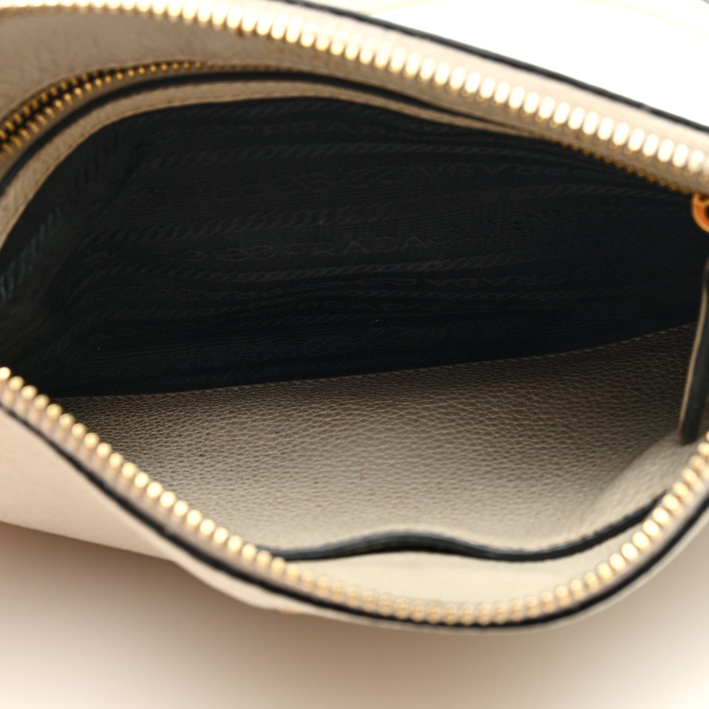 Vitello Phenix Zip Crossbody Bag Bianco