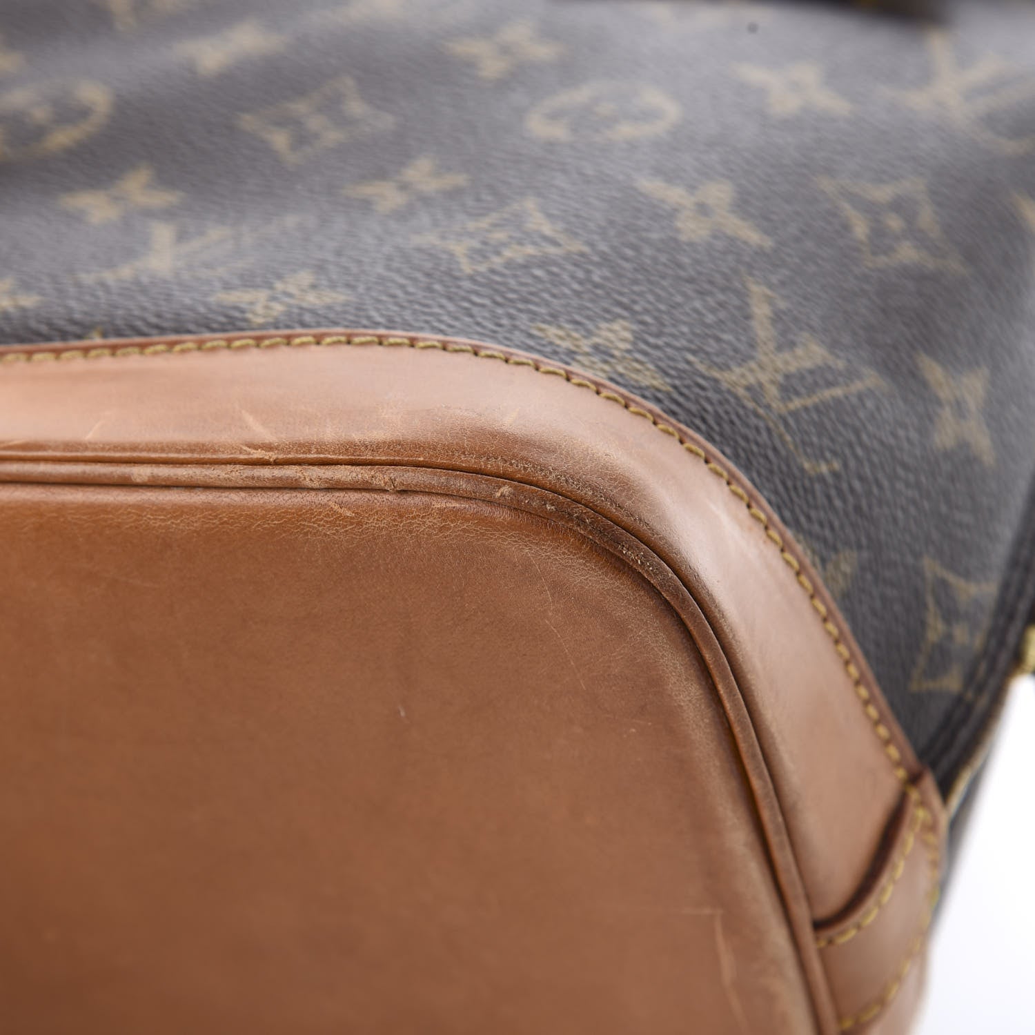 Louis Vuitton Monogram Alma PM 13 of 16