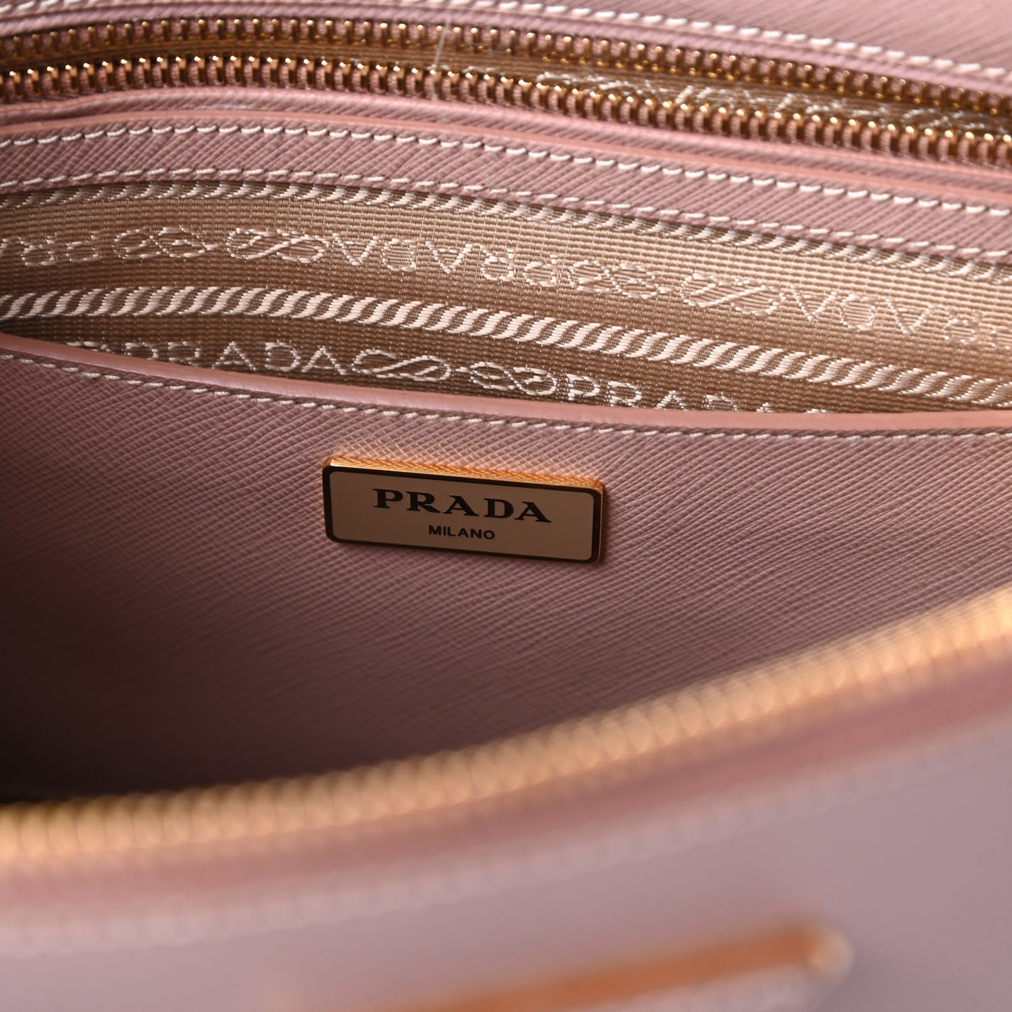 Saffiano Medium Galleria Double Zip Tote Cammeo
