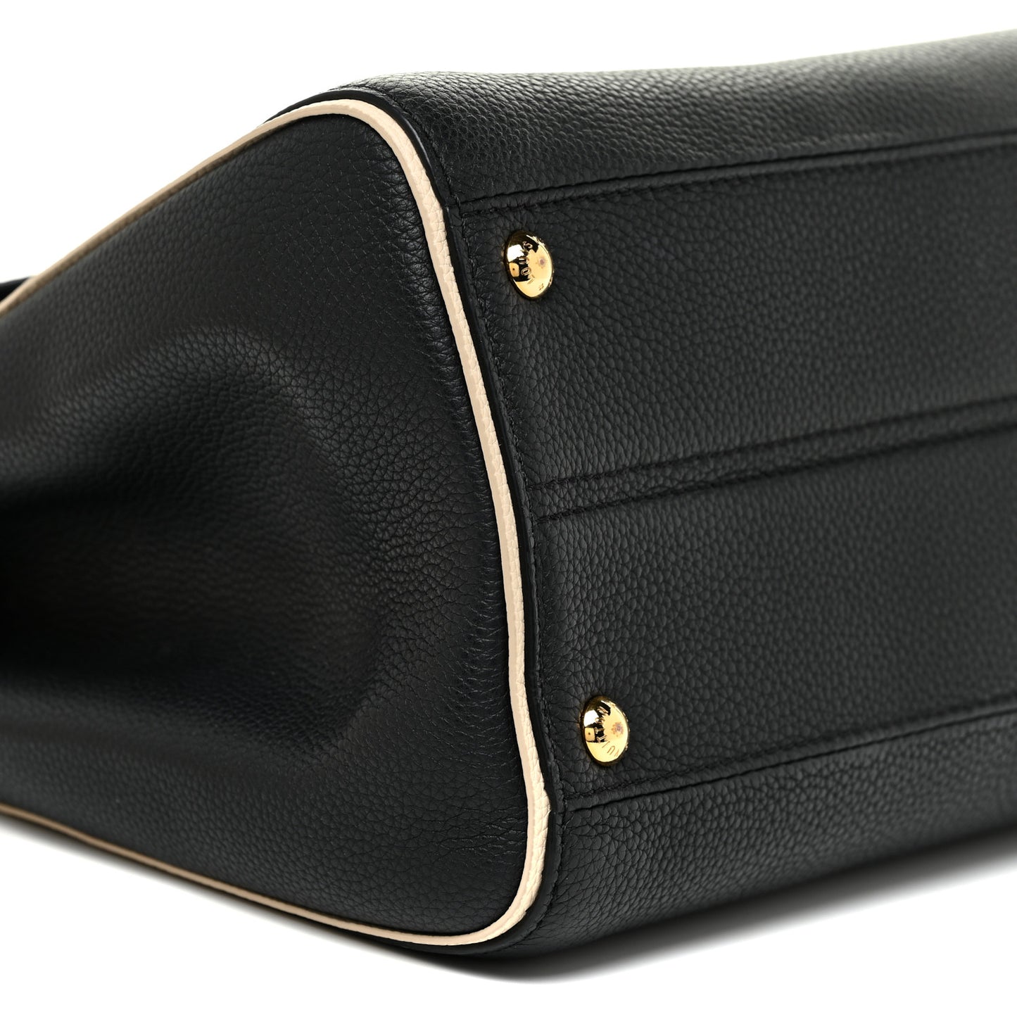 Monogram Double V Black