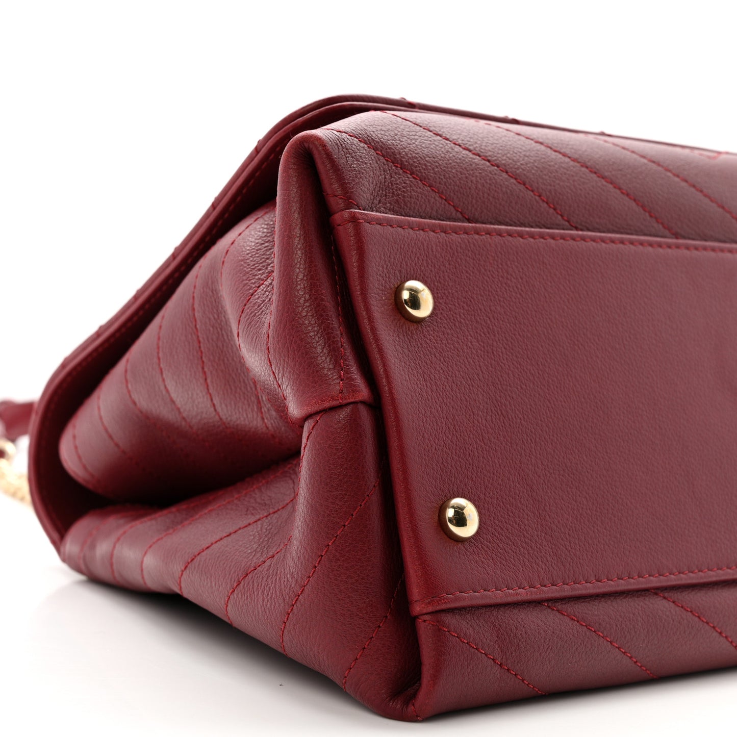 Grained Calfskin Stitched Chevron Medium Chic Top Handle Flap Red