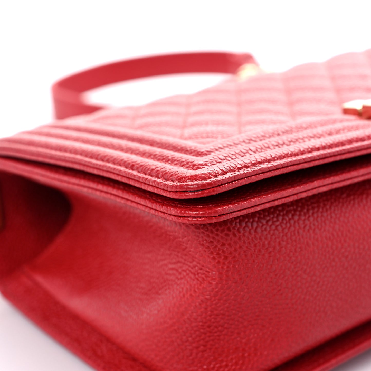 Caviar Quilted Medium Boy Flap Red