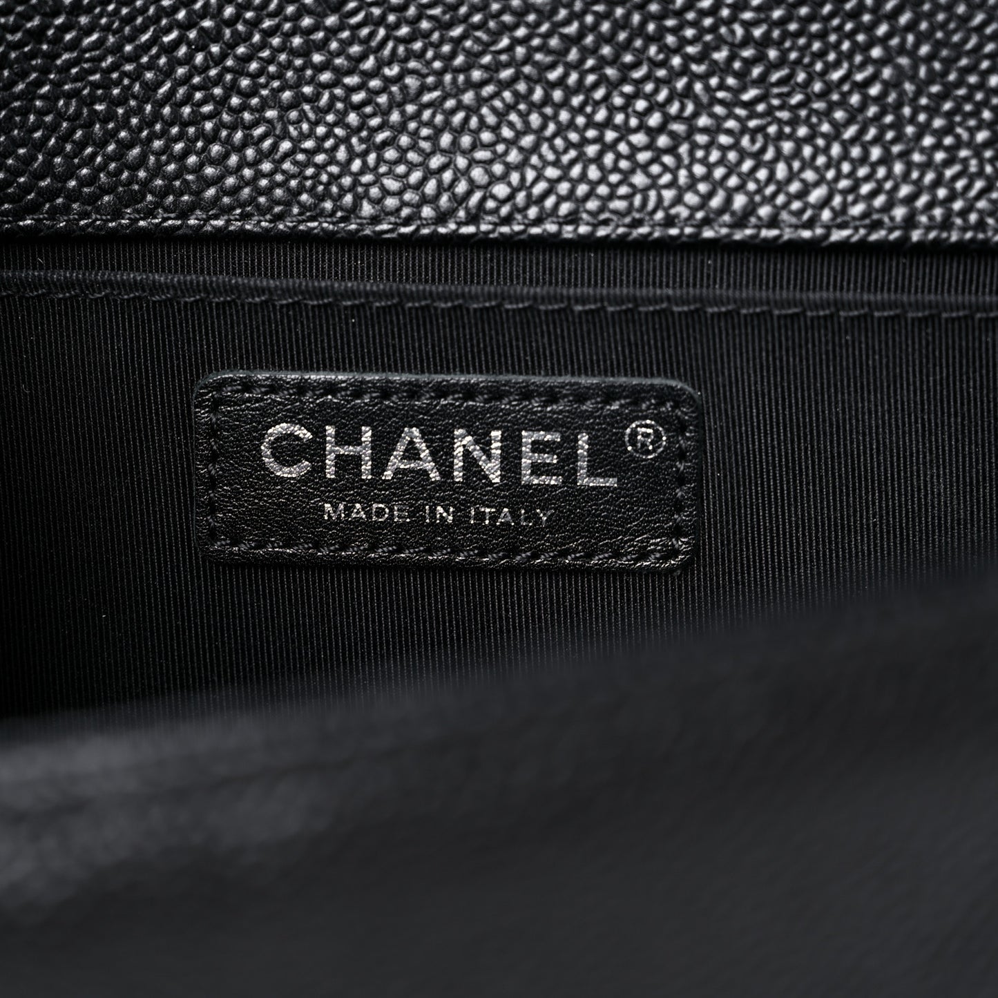 Caviar Quilted Medium Boy Flap Black