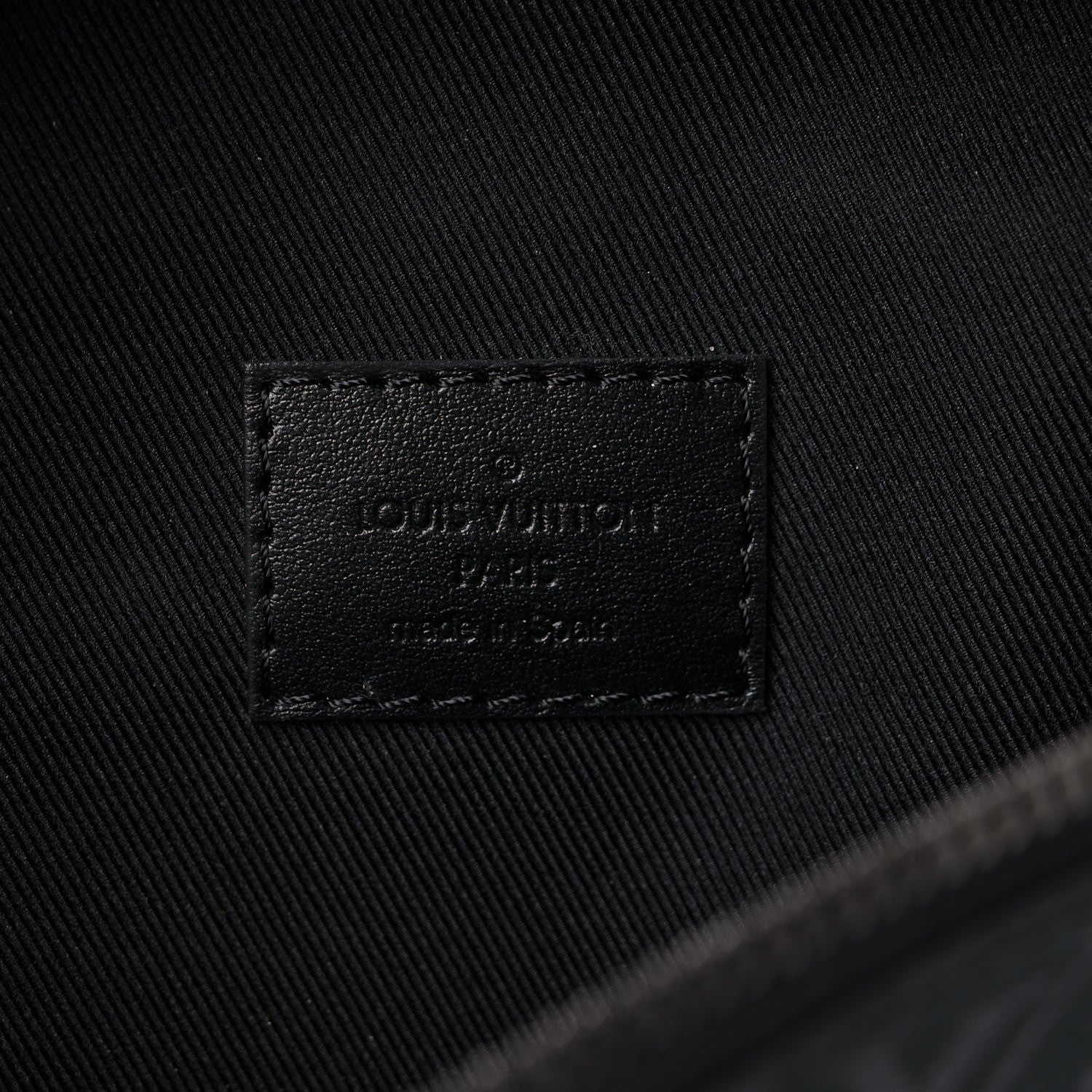 Louis Vuitton Monogram Eclipse Discovery Bumbag PM 6 of 9