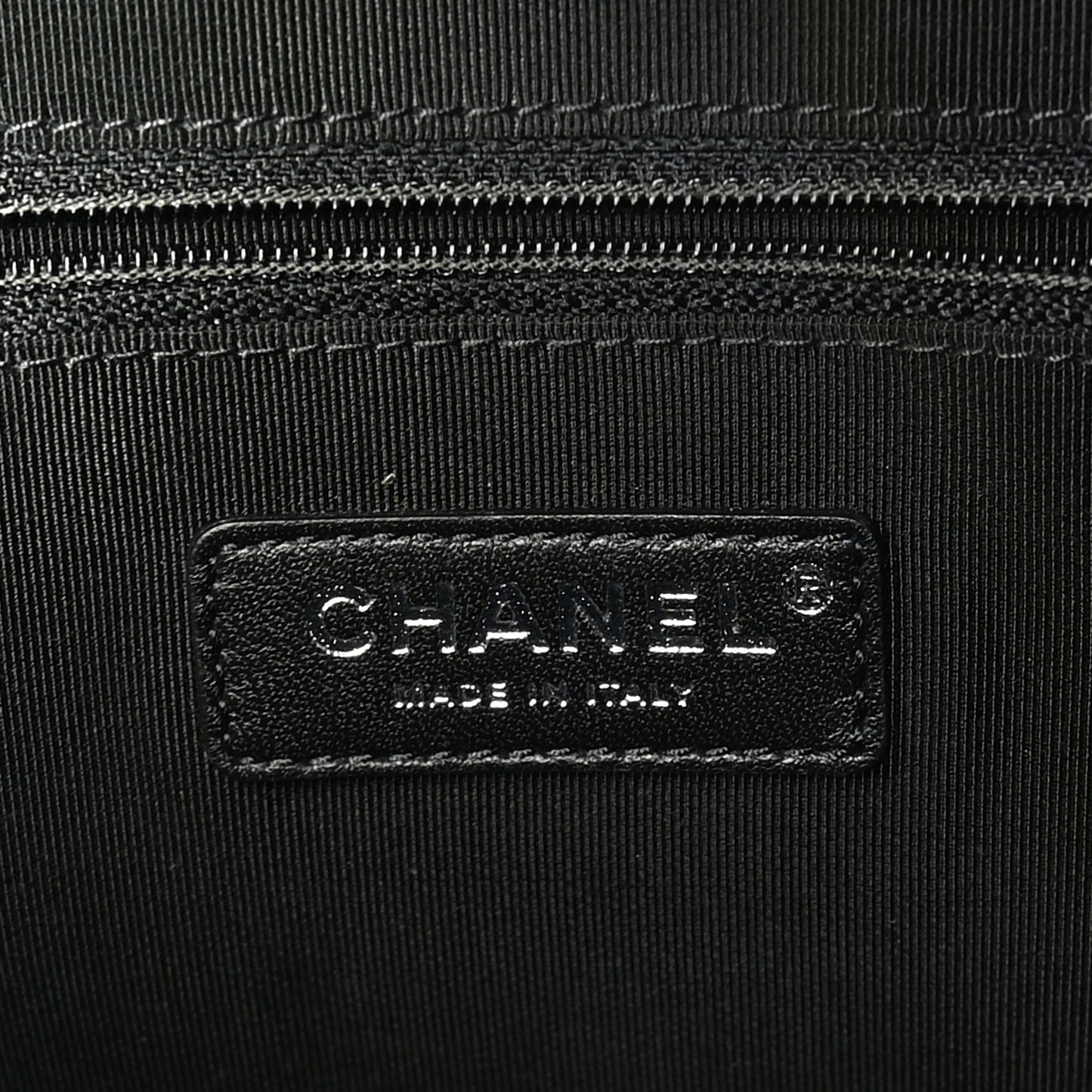 Calfskin Chain 20s Signature Tote Black
