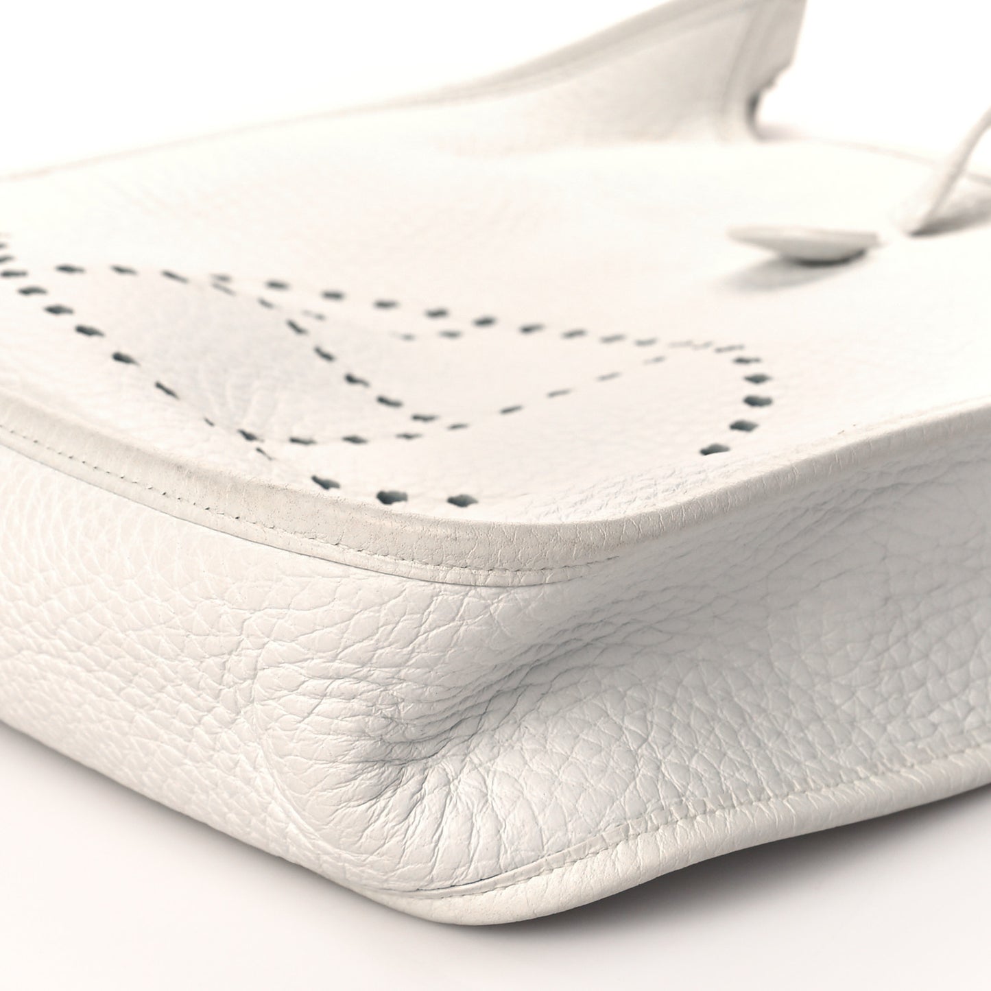 Taurillon Clemence Evelyne PM White