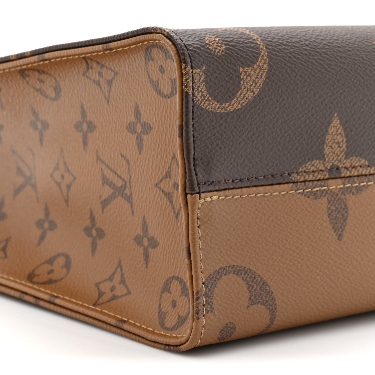Louis Vuitton Reverse Monogram Giant Onthego PM 9 of 9