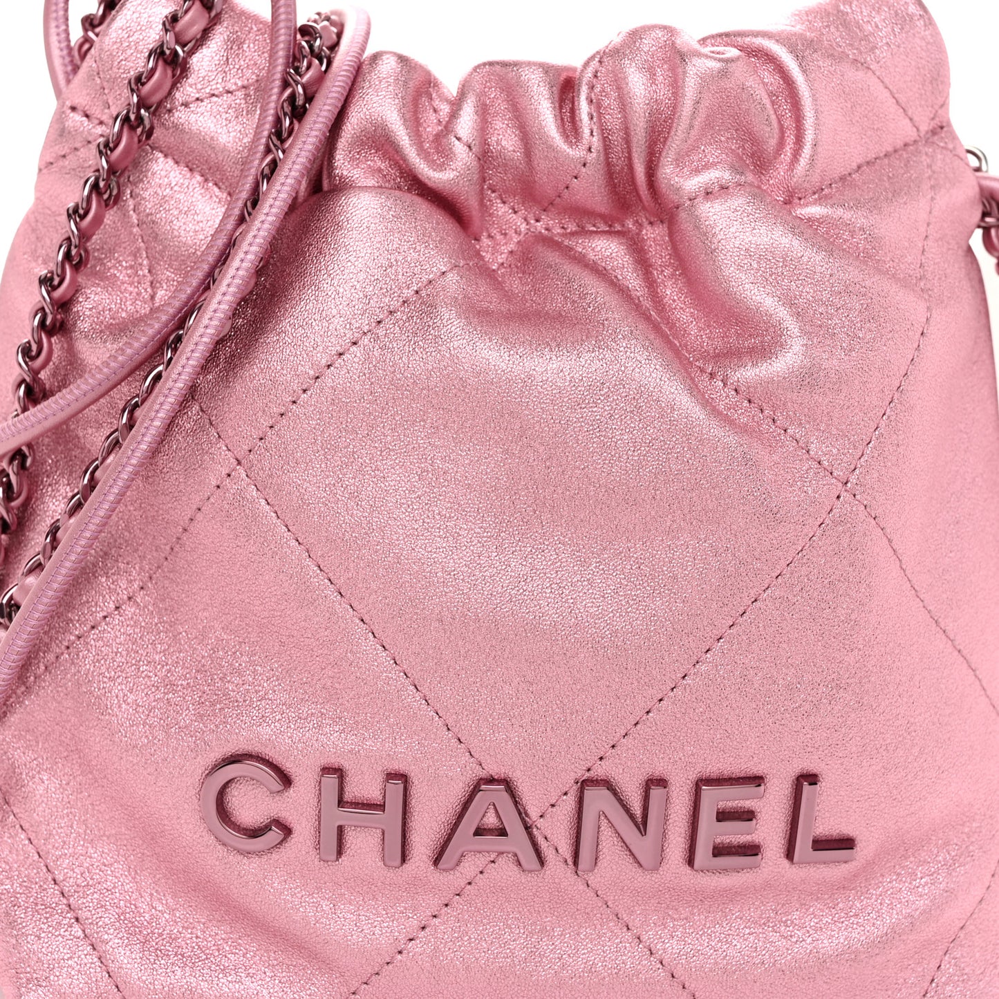 Metallic Lambskin Lacquered Monochrome Quilted Mini Chanel 22 Pink