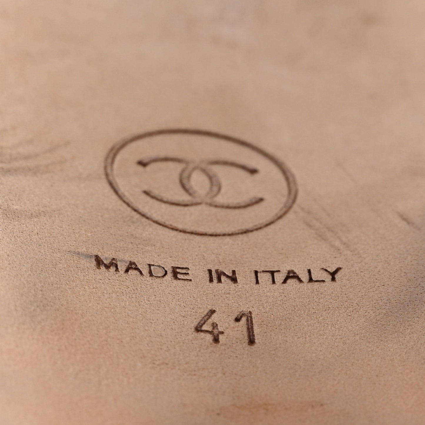 Kid Suede Metallic Lambskin Cap Toe CC Slingback Pumps 41 Black Silver