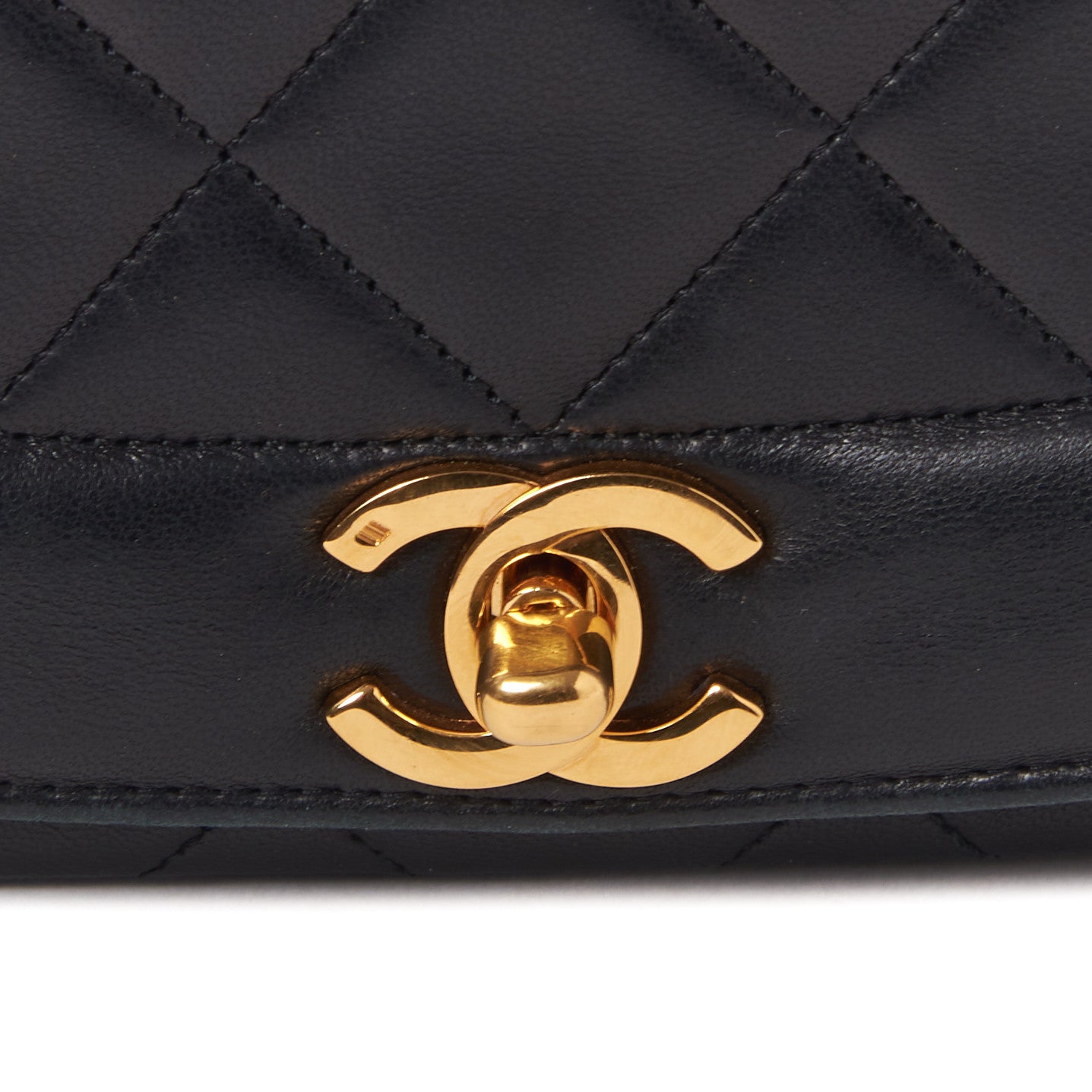 Lambskin Quilted Medium Single Flap Black