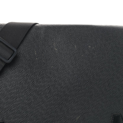 Louis Vuitton Taiga Dersou Messenger Bag Epicea 5 of 6