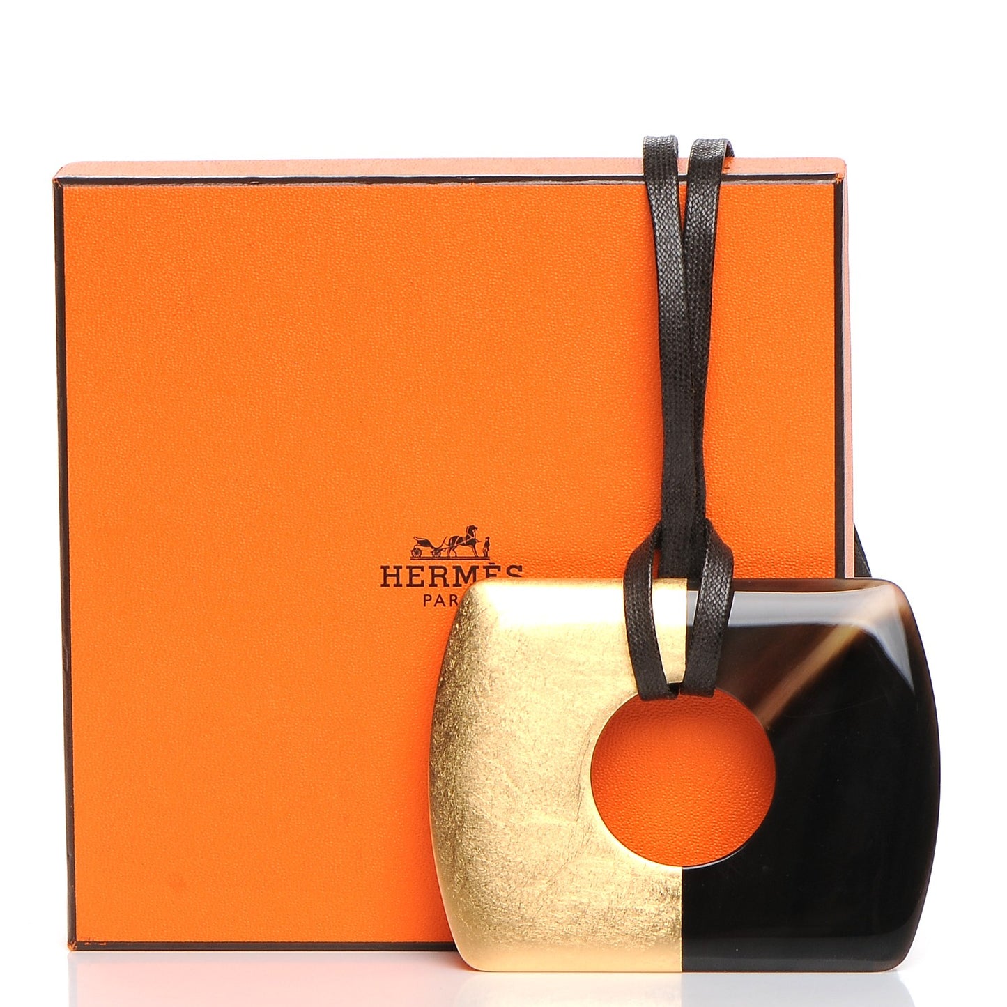 Buffalo Horn Metallic Leaf Dalva Pendant Necklace