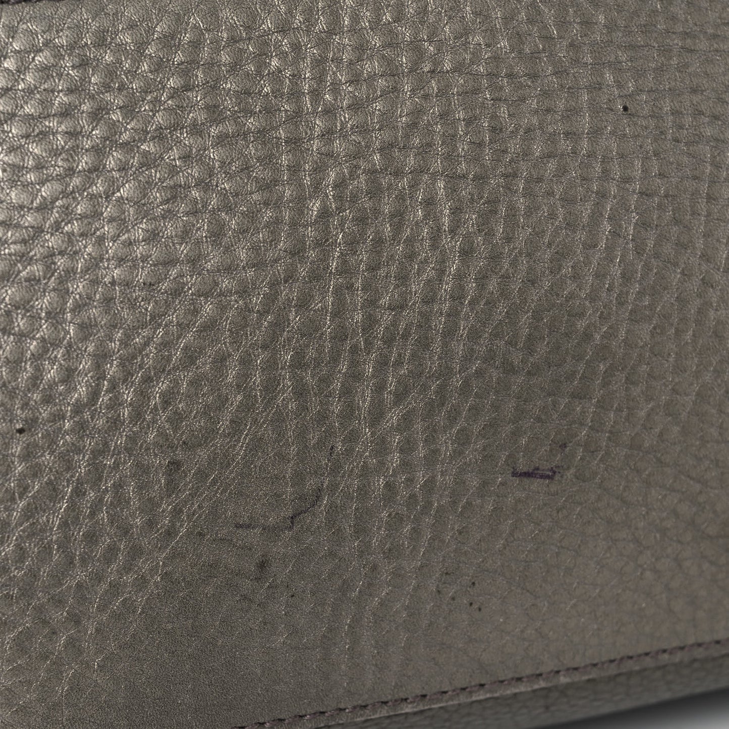 Metallic Pebbled Calfskin Medium Soho Chain Shoulder Bag Sasso