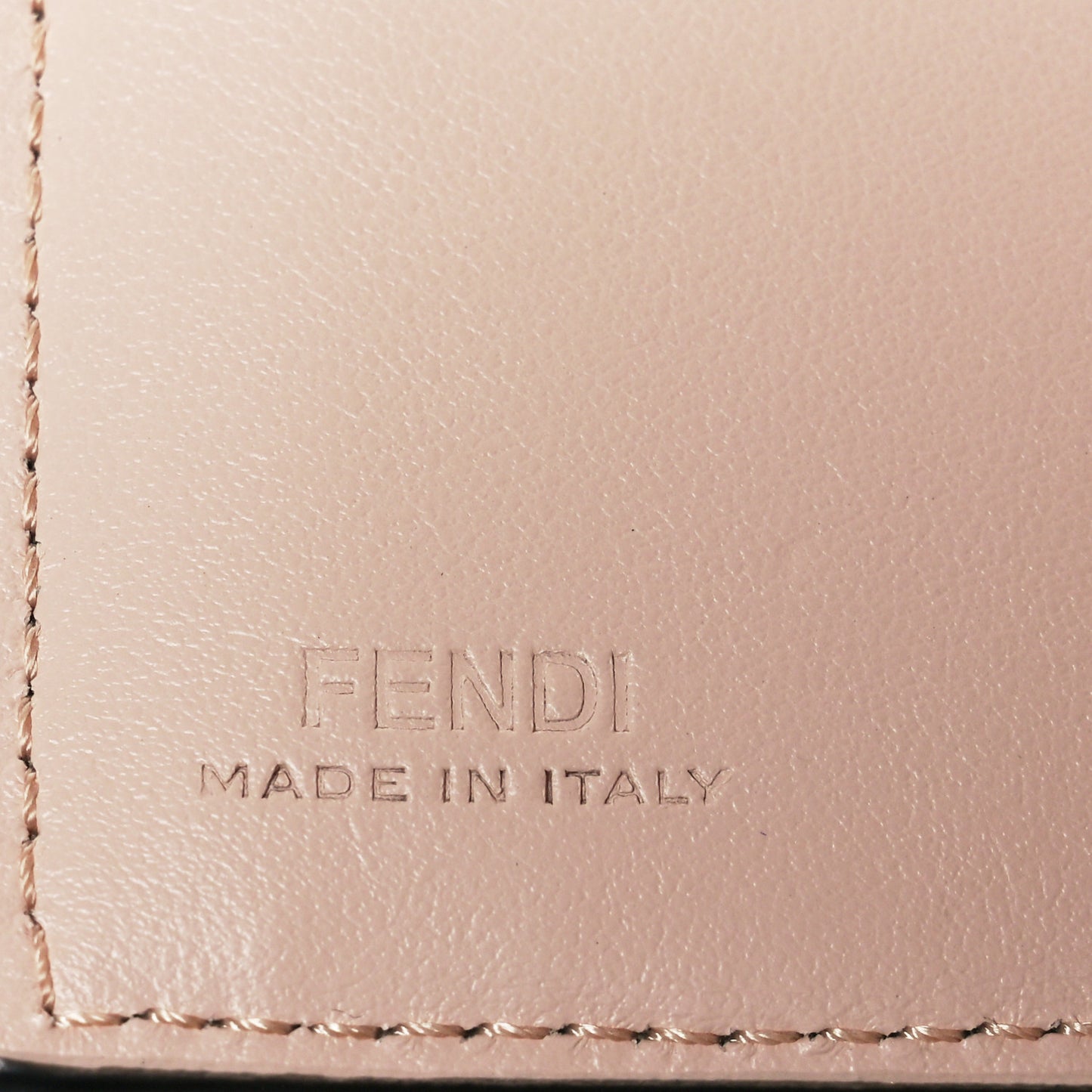 Vitello Fluffy Logo Medium Wallet Rosa Quarzo Black