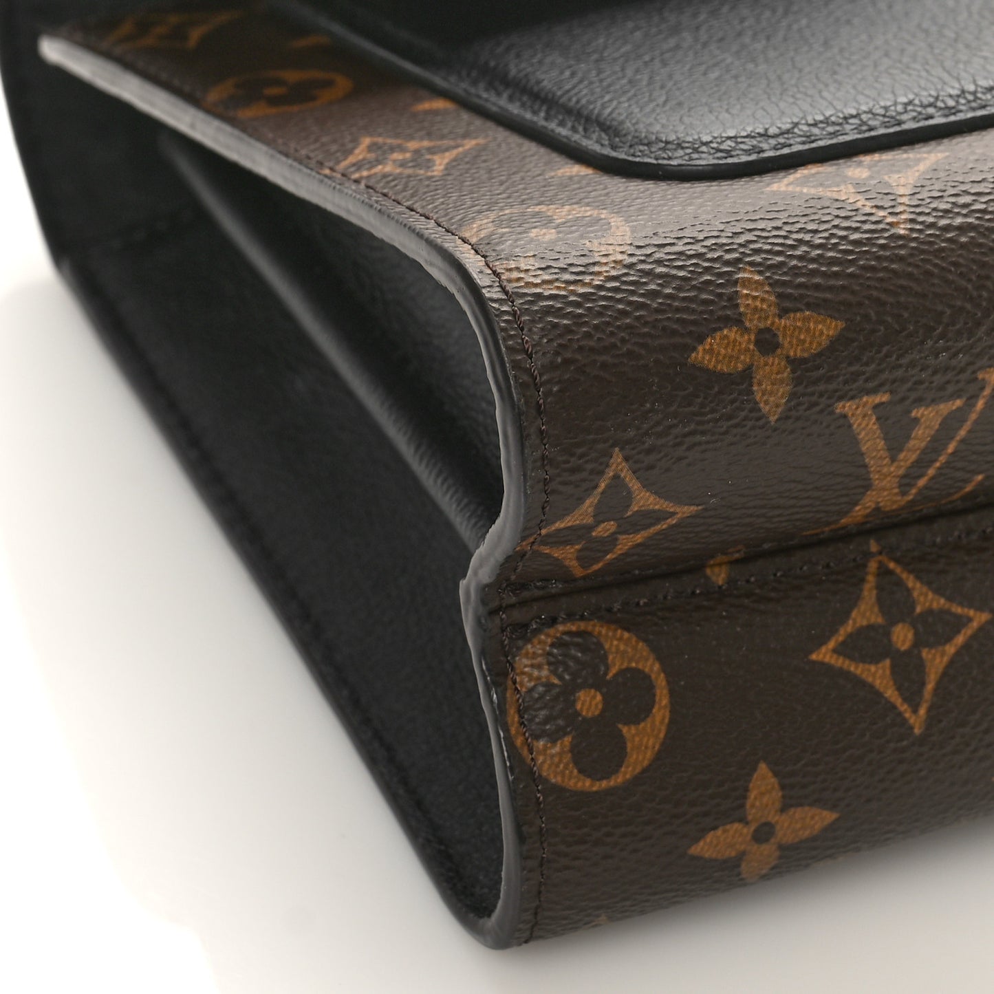 Monogram Victoire Black