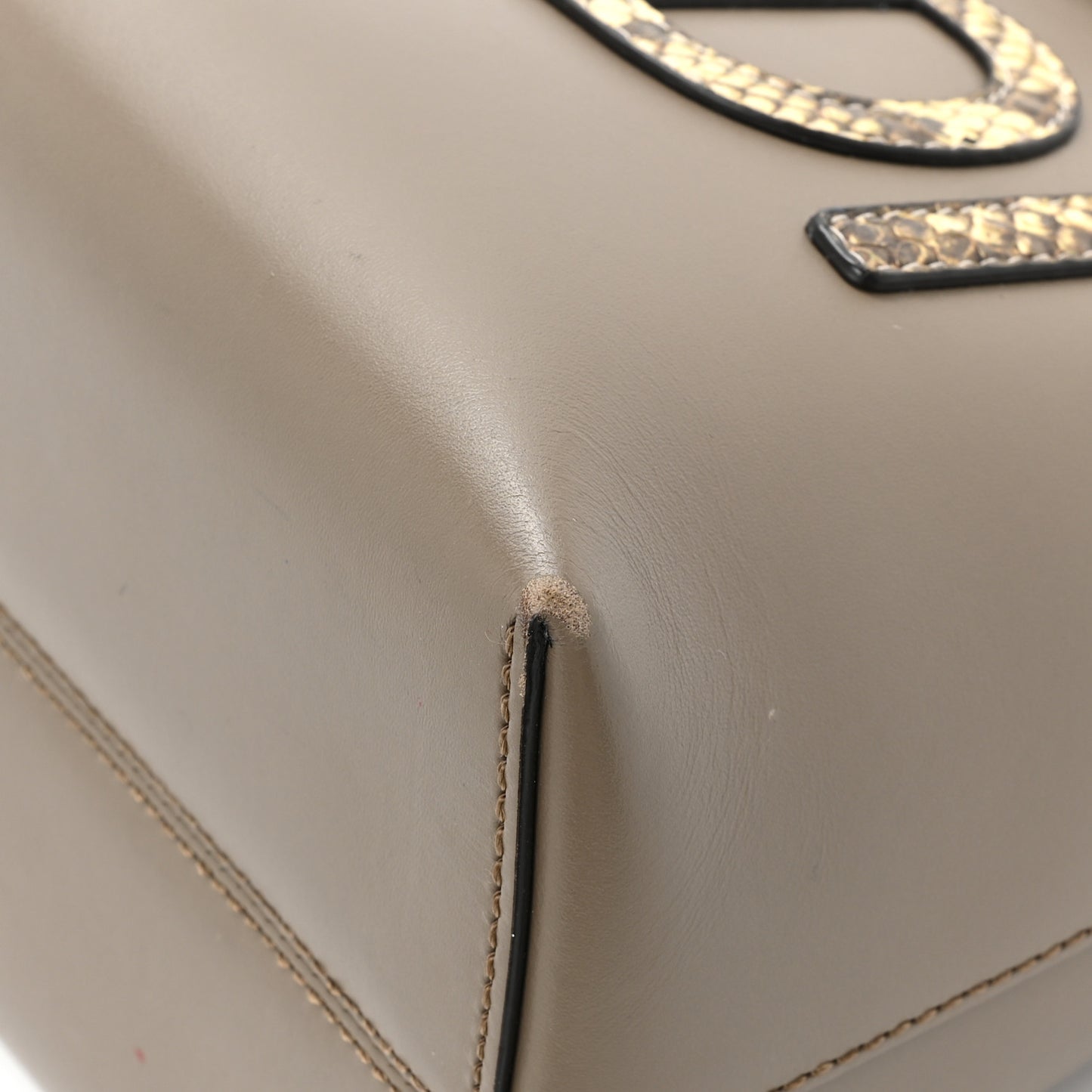 Vitello King Elaphe Python Print Logo Medium By The Way Boston Bag Tartufo Daisy Roccia